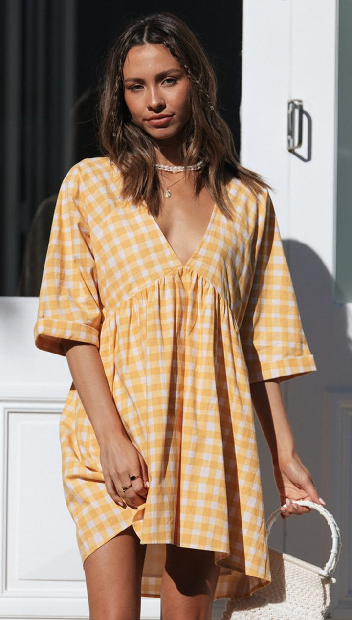 Robe à motif carreaux pour femmes avec décolleté en V et détails en volants Levoire