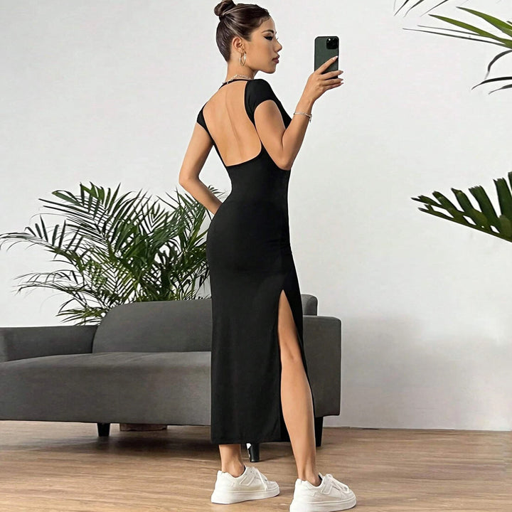 Robe maxi femme en jersey extensible avec une coupe ajustée et un col rond Levoire