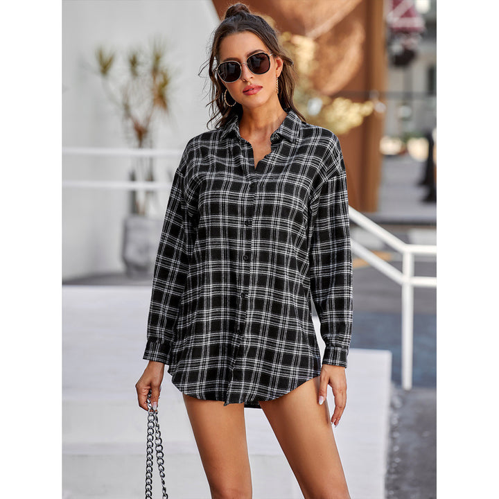 Chemise à manches longues pour femmes dans un motif à carreaux décontracté avec détails de boutons Levoire