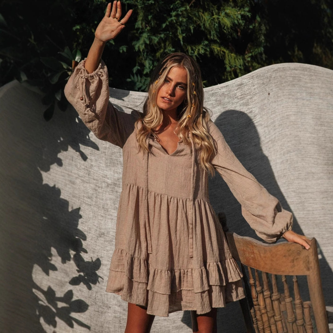 Robe décontractée pour femmes avec des manches volumineuses et des détails en volants Levoire