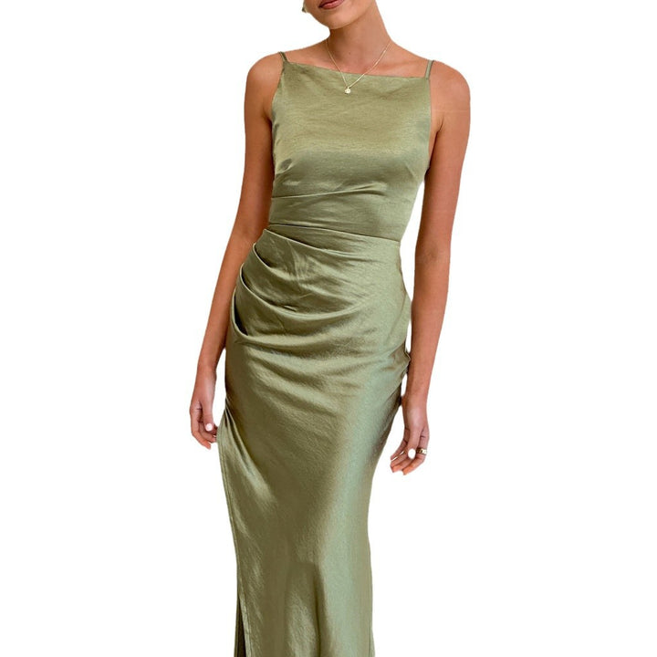 Robe maxi en satin élégante pour femmes avec encolure chic froncée et fente sur le côté Levoire