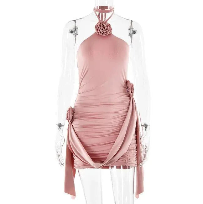 Levoire | Robe Knockout ajustée à enfiler sans dos avec découpe en V pour femmes Rosa