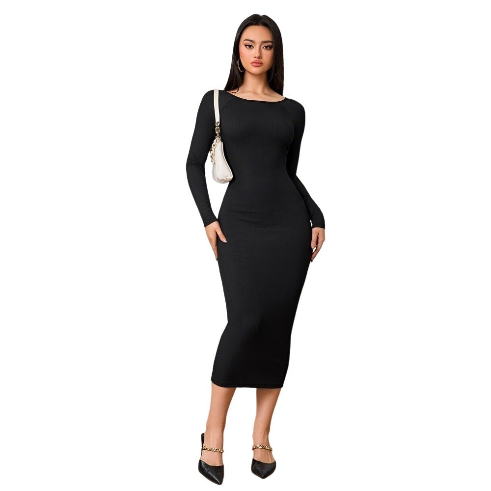 Robe midi ajustée pour femmes avec un élégant encolure ronde et des manches longues Levoire
