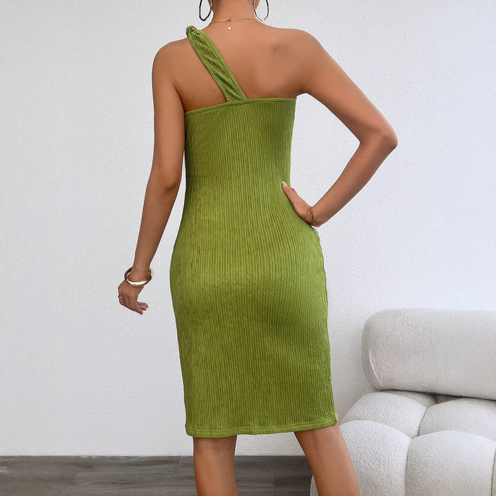Robe bodycon pour femme avec silhouette slim et bretelle asymétrique Levoire
