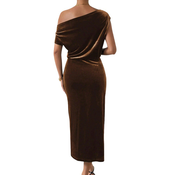 Robe Maxi Élégante pour Femmes avec Design Bardot et Velours Luxueux Levoire