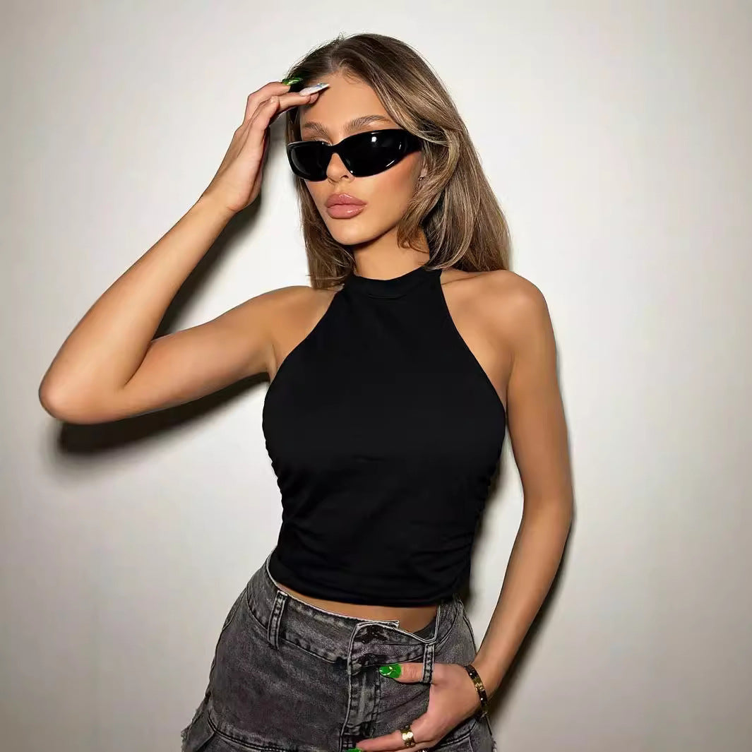 Top court pour femmes avec un design élégant à encolure halter et une silhouette ajustée Levoire
