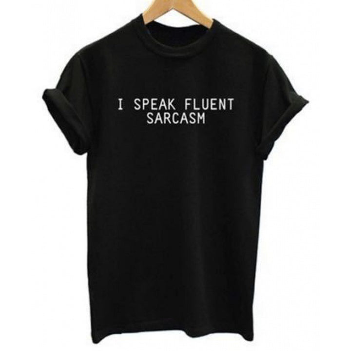 T-shirt pour femmes avec un slogan amusant et une coupe confortable Levoire