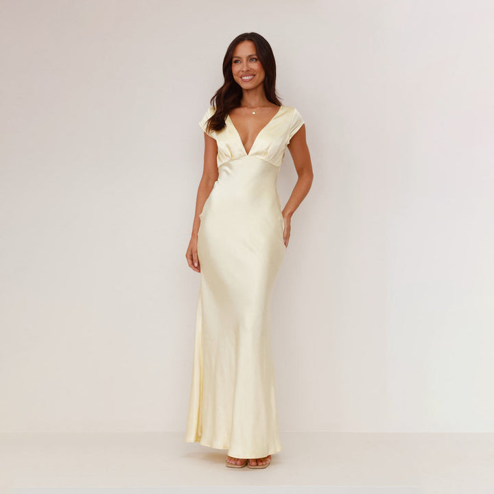 Robe maxi élégante pour femme avec décolleté en V profond et tissu satin fluide Levoire