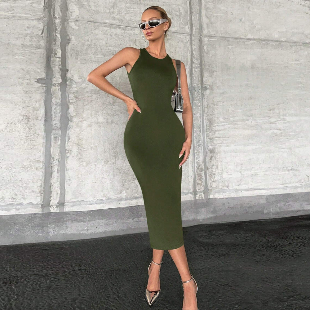 Robe midi ajustée pour femme avec encolure bateau moderne et détails en fine rib