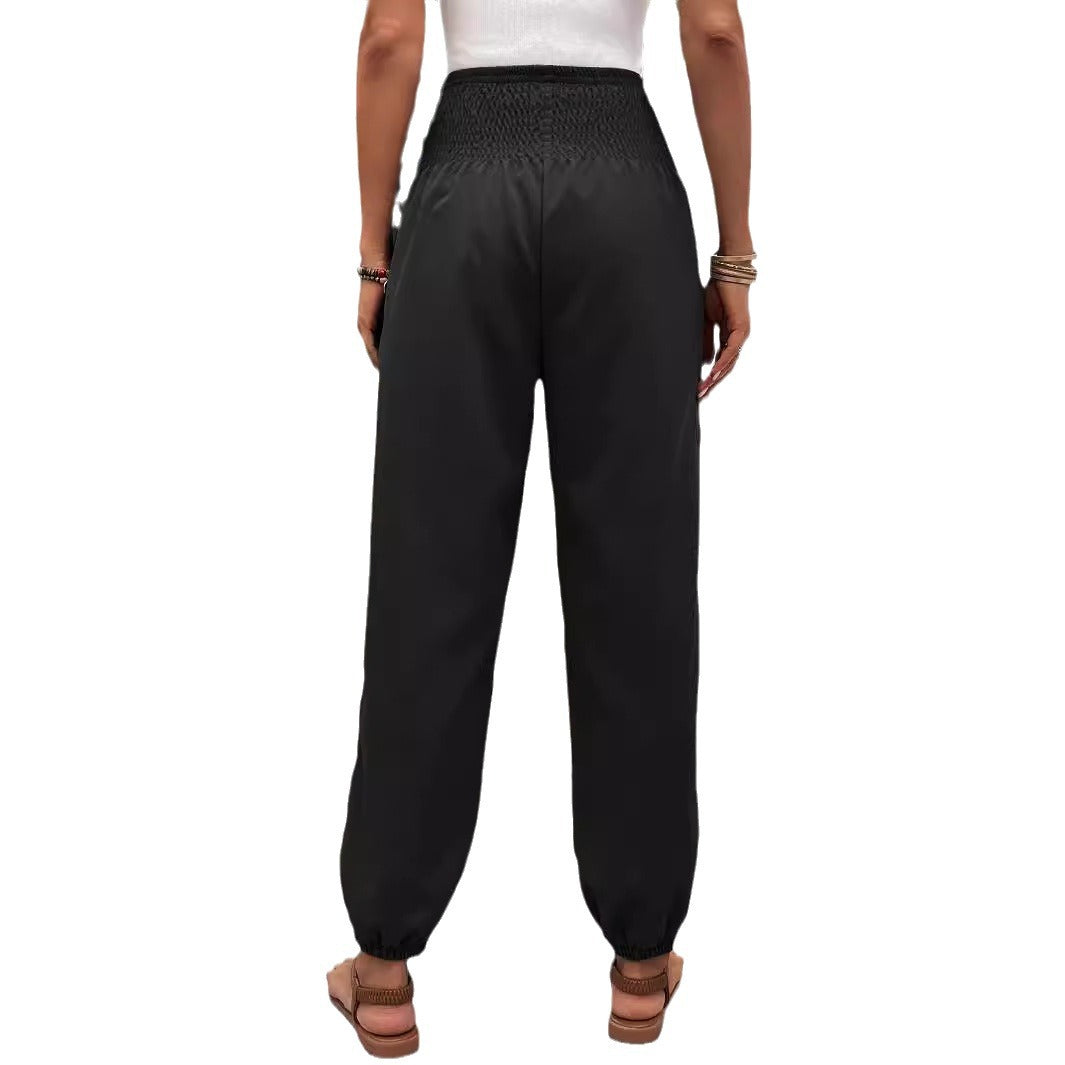 Pantalons de loisirs légers pour femmes avec une taille élastique et des poches latérales pratiques Levoire