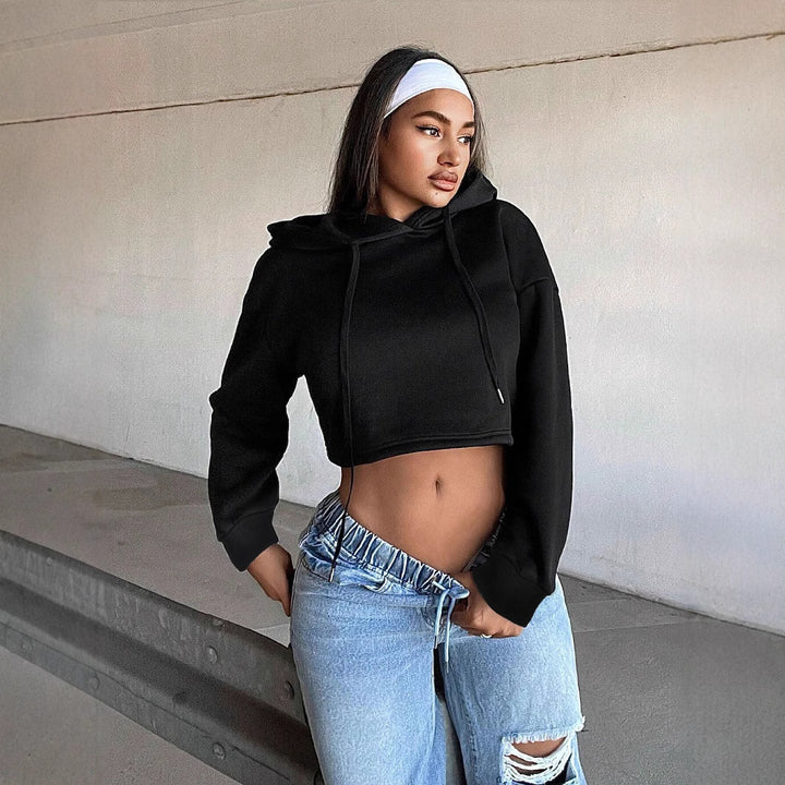 Sweat-shirt court pour femmes avec une coupe décontractée et une capuche Levoire