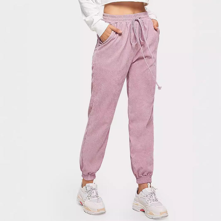 Pantalons de survêtement pour femmes avec taille élastique et poches latérales pratiques Levoire