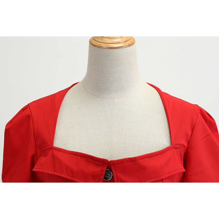 Robe évasée pour femmes avec patte de boutonnage élégante et ceinture ajustée Levoire