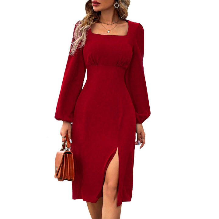 Robe de cocktail pour femmes avec de longues manches bouffantes et une fente haute Levoire