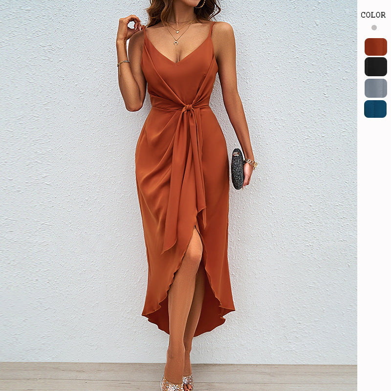Robe élégante pour femmes avec un décolleté en V délicat et un ourlet asymétrique Levoire