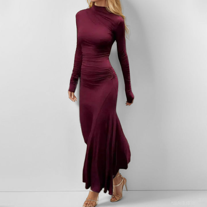 Robe maxi à manches longues pour femmes avec une coupe flatteuse et un col roulé élégant Levoire