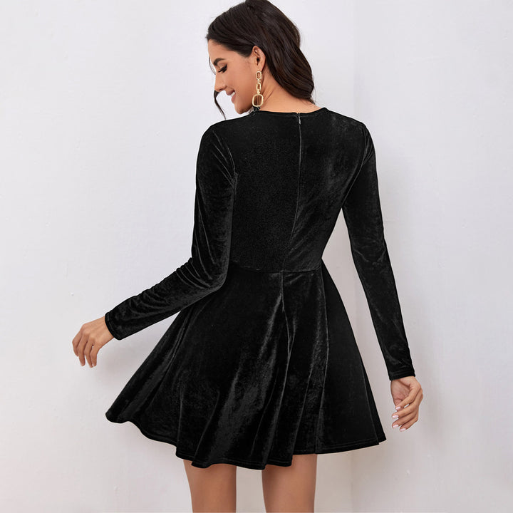 Robe en velours pour femmes avec ceinture élastique et coupe élégante Levoire