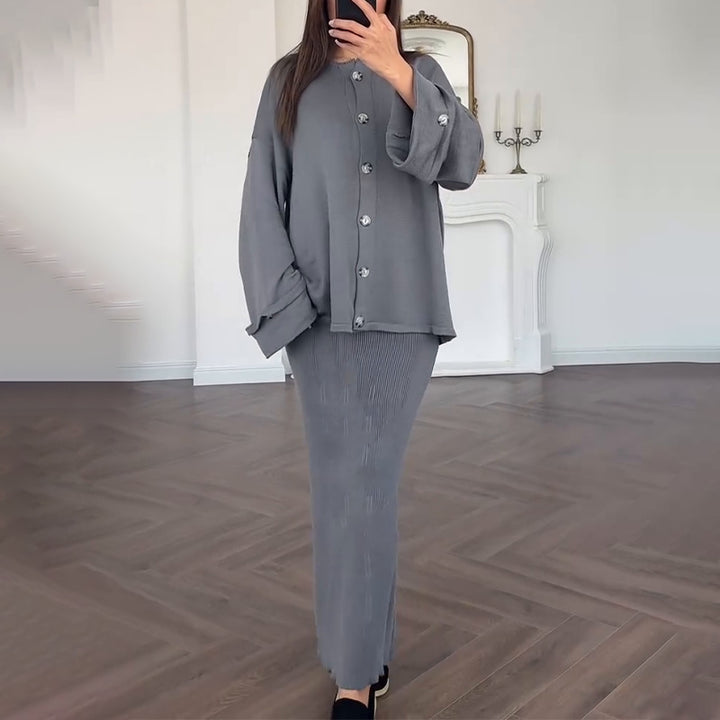 Robe tricotée élégante pour femmes avec un cardigan assorti Levoire
