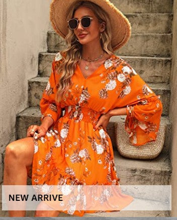 Robe décontractée pour femmes avec une silhouette aérienne et un design floral Levoire