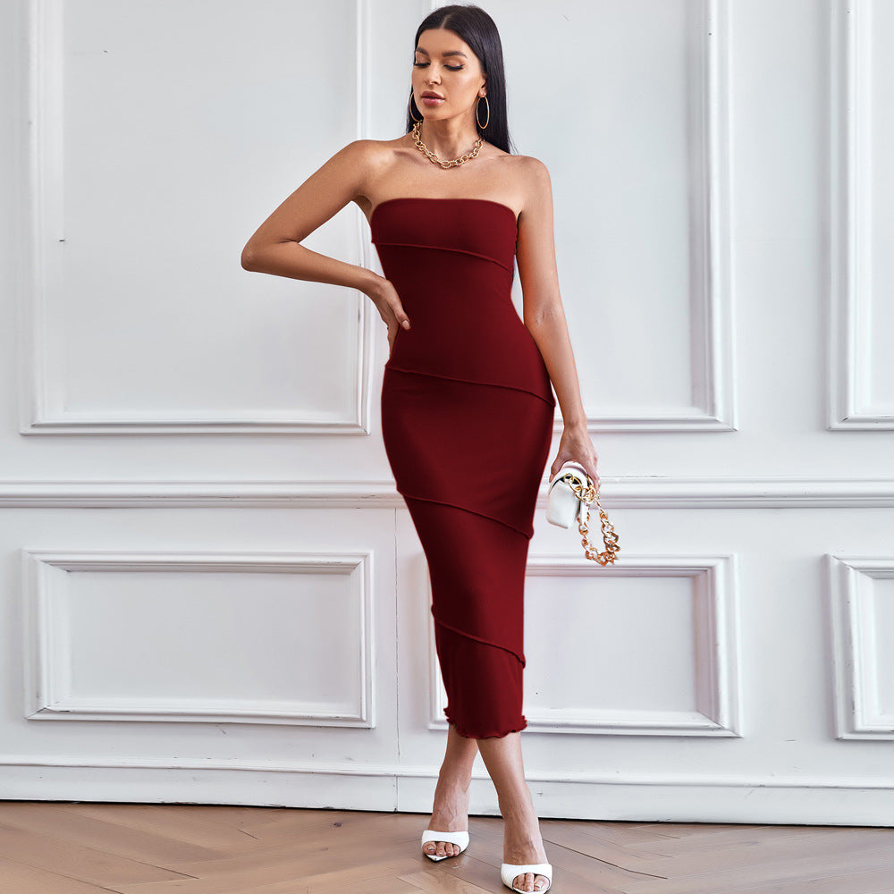 Robe midi pour femmes avec coupe ajustée et design décolleté MW