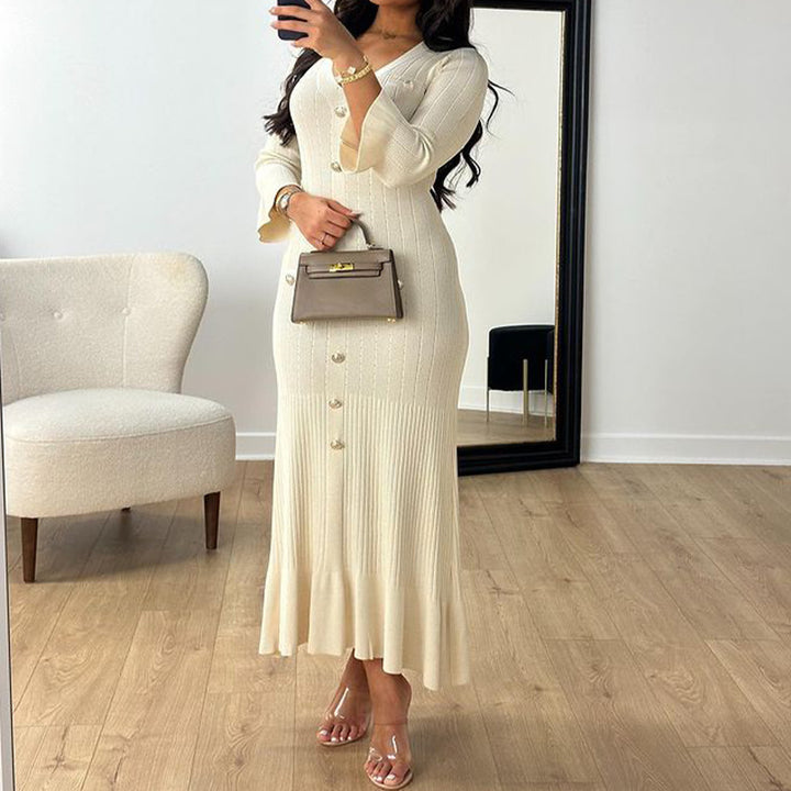 Robe maxi femme avec un élégant design de boutons et un tricot côtelé sophistiqué Levoire