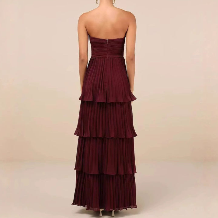 Robe maxi formelle pour femme avec jupe plissée en couches et décolleté en forme de cœur Levoire