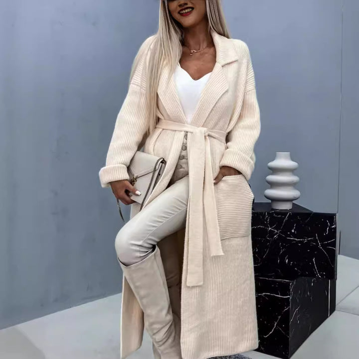 Cardigan long pour femmes avec poches pratiques et ceinture à la mode Levoire