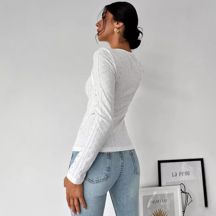 Chemise à manches longues pour femmes avec des détails découpés décoratifs et un tissu en coton confortable Levoire