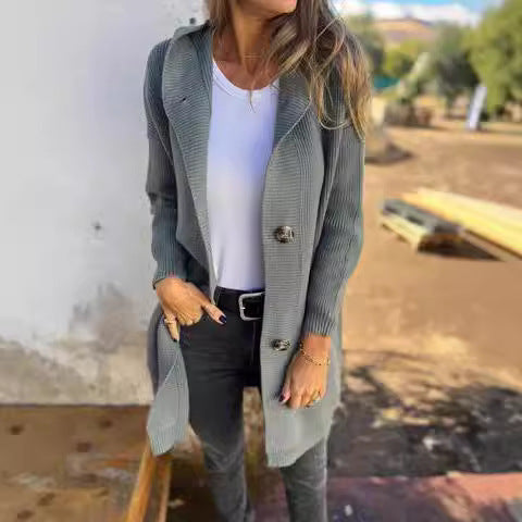 Manteau tricoté pour femme avec poches pratiques et design de bouton élégant Levoire