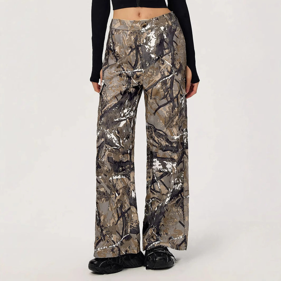 Pantalons cargo larges pour femmes avec design camouflage moderne Levoire