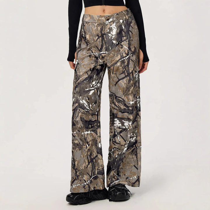 Pantalons cargo larges pour femmes avec design camouflage moderne Levoire