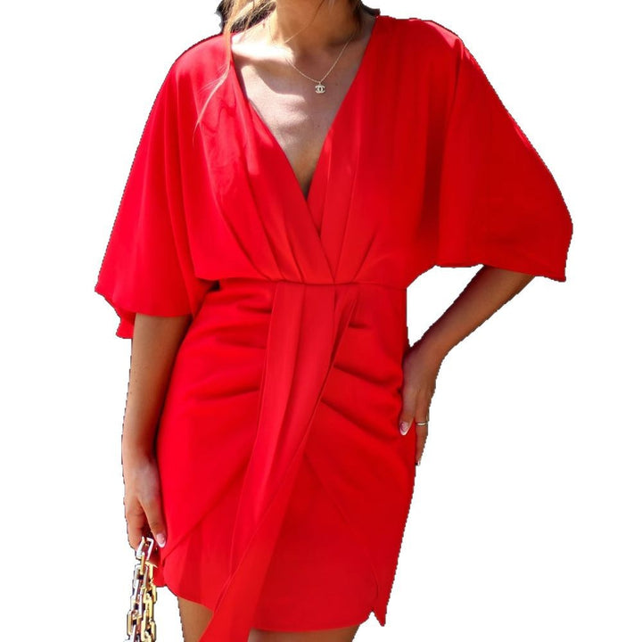 Robe portefeuille élégante pour femmes avec décolleté en V profond et tissu fluide Levoire