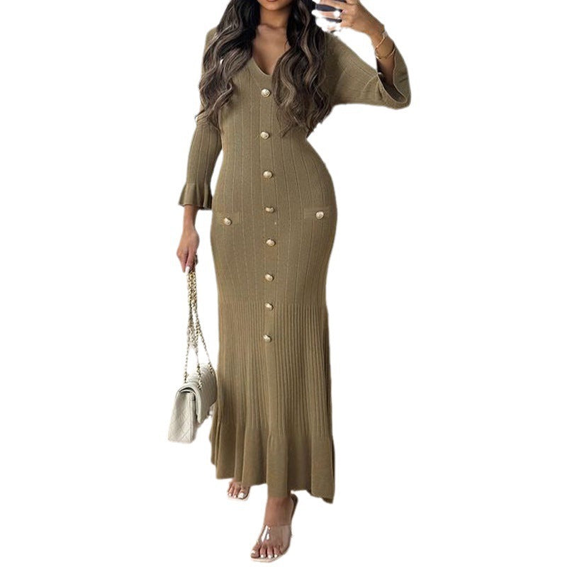 Robe maxi femme avec un élégant design de boutons et un tricot côtelé sophistiqué Levoire
