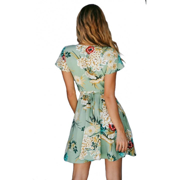 Robe portefeuille pour femmes avec un design floral et un ourlet volumineux Levoire