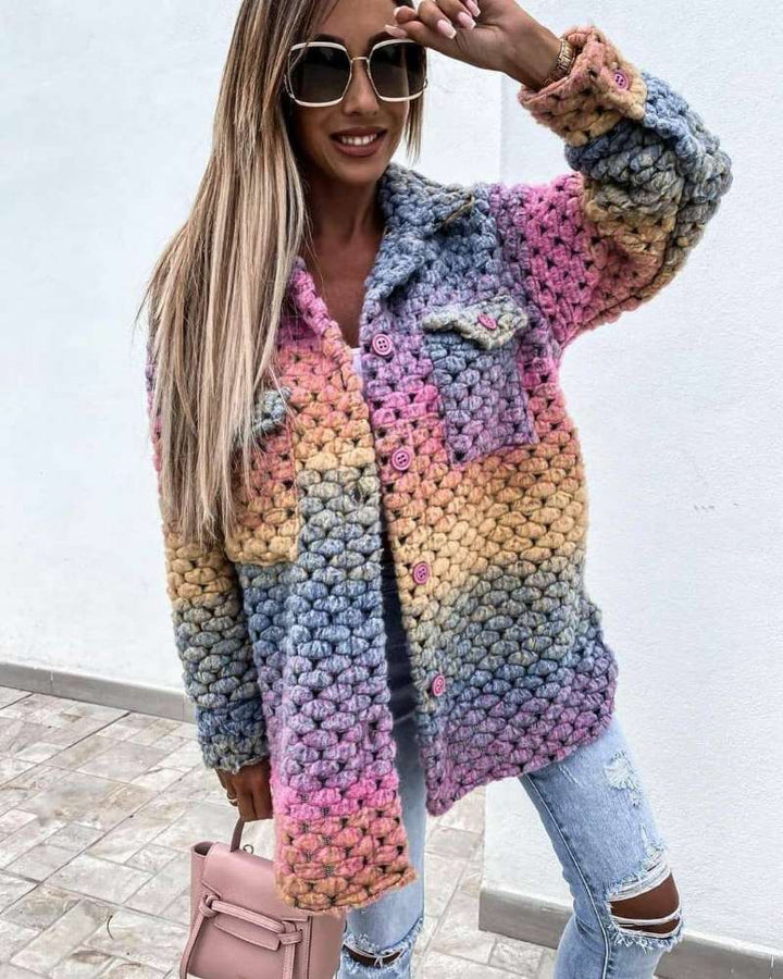 Gilet confortable pour femmes avec un dégradé joyeux et de grandes boutons Levoire