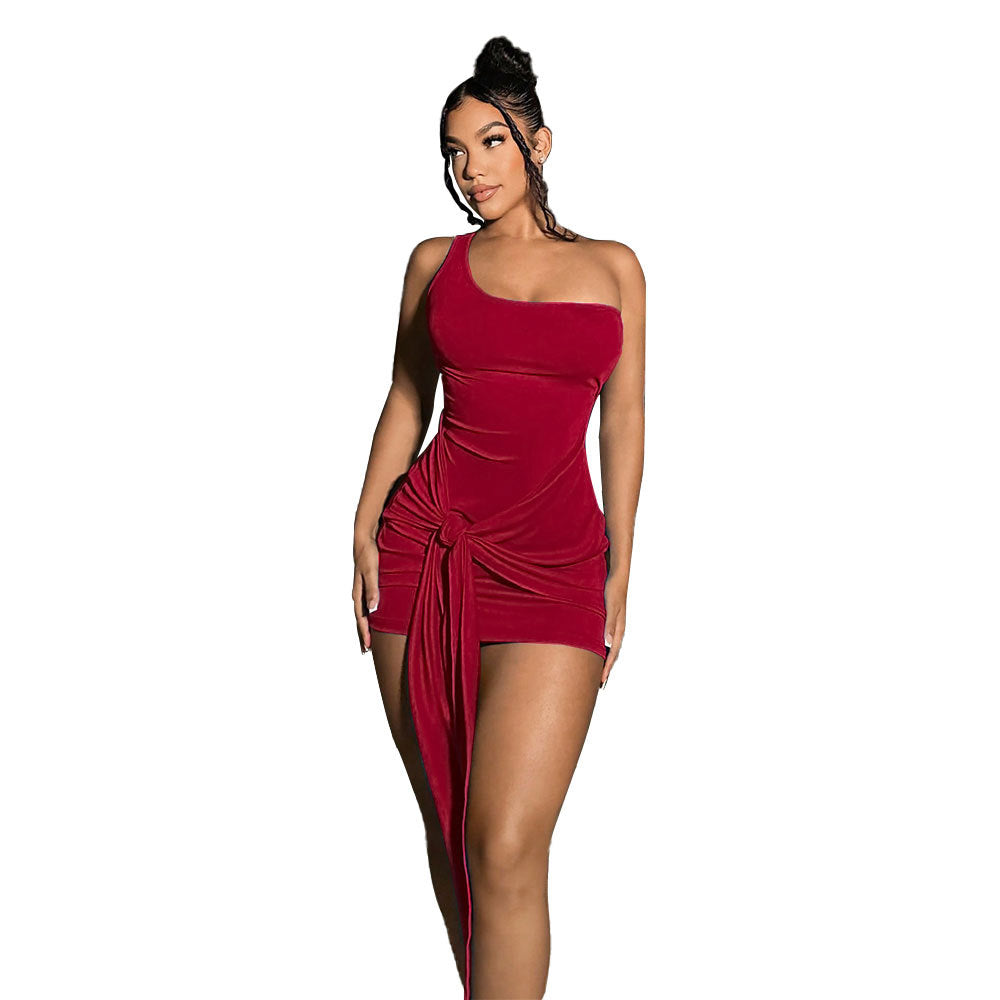 Robe mini enveloppante pour femmes avec design asymétrique et détail élégant de nœud Levoire