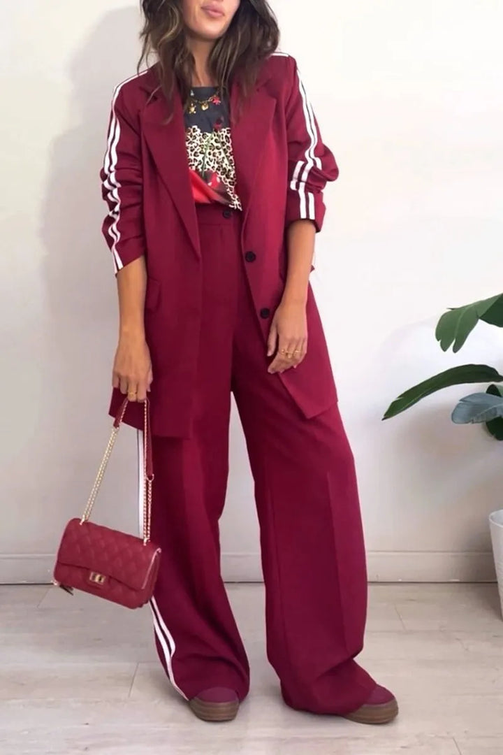 Ensemble blazer féminin à la mode avec des accents sportifs et une coupe décontractée Levoire