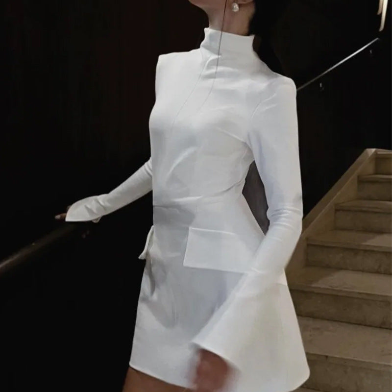 Robe élégante pour femme avec col haut et poches Levoire