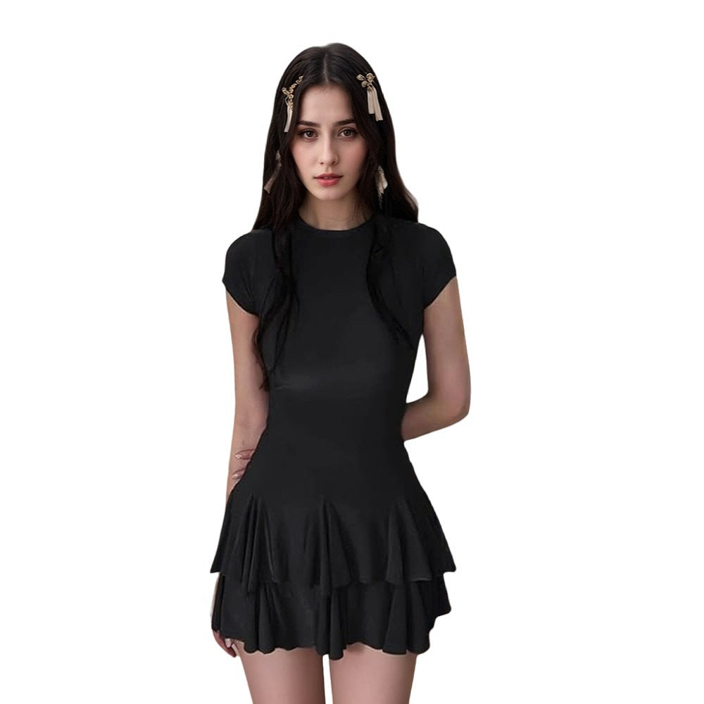 Robe mini pour femmes avec ourlet volanté et coupe ajustée Levoire