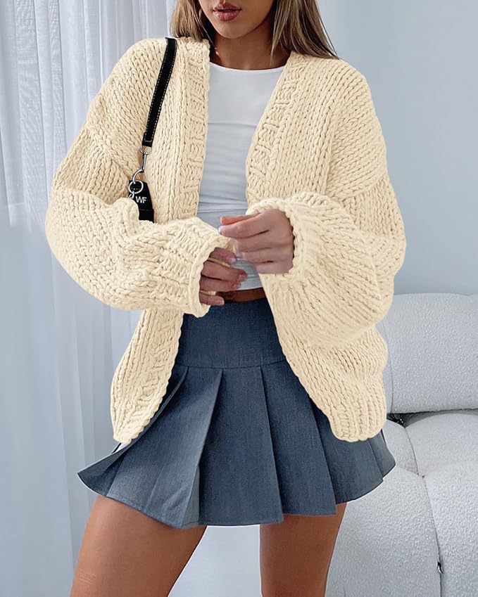Cardigan en tricot doux pour femme avec des manches volumineuses et un devant ouvert Levoire
