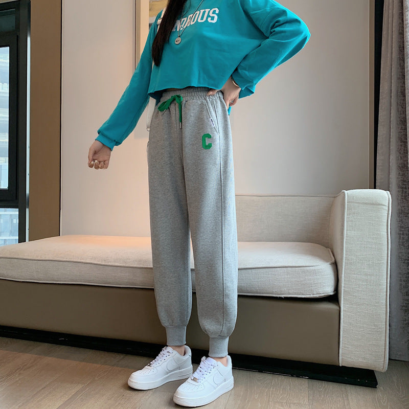 Ensemble de vêtements de loisirs sportif pour femmes avec top court et sweatpants décontractés Levoire