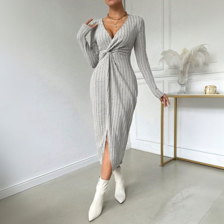 Robe midi ajustée pour femme avec détail twist et fente latérale Levoire