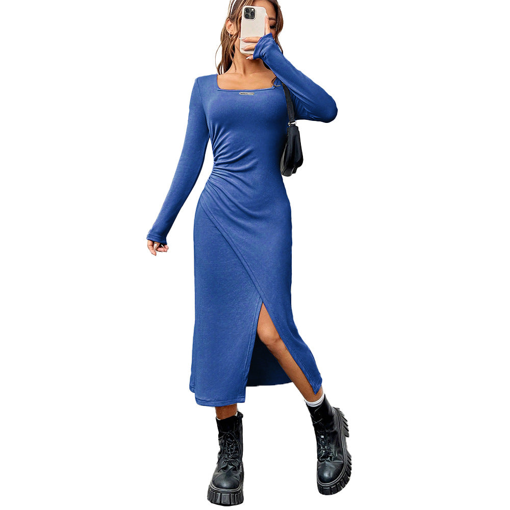 Robe midi ajustée pour femme avec un décolleté élégant et une fente latérale Levoire
