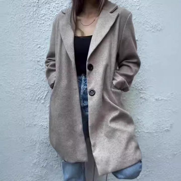 Manteau en laine élégant pour femmes avec un col à revers stylé Levoire
