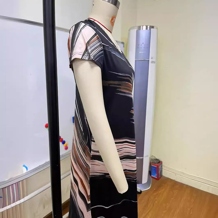 Robe décontractée pour femmes avec une coupe fluide et un motif unique Levoire