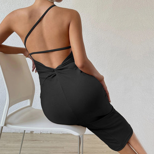 Robe midi féminine ajustée avec design asymétrique Levoire