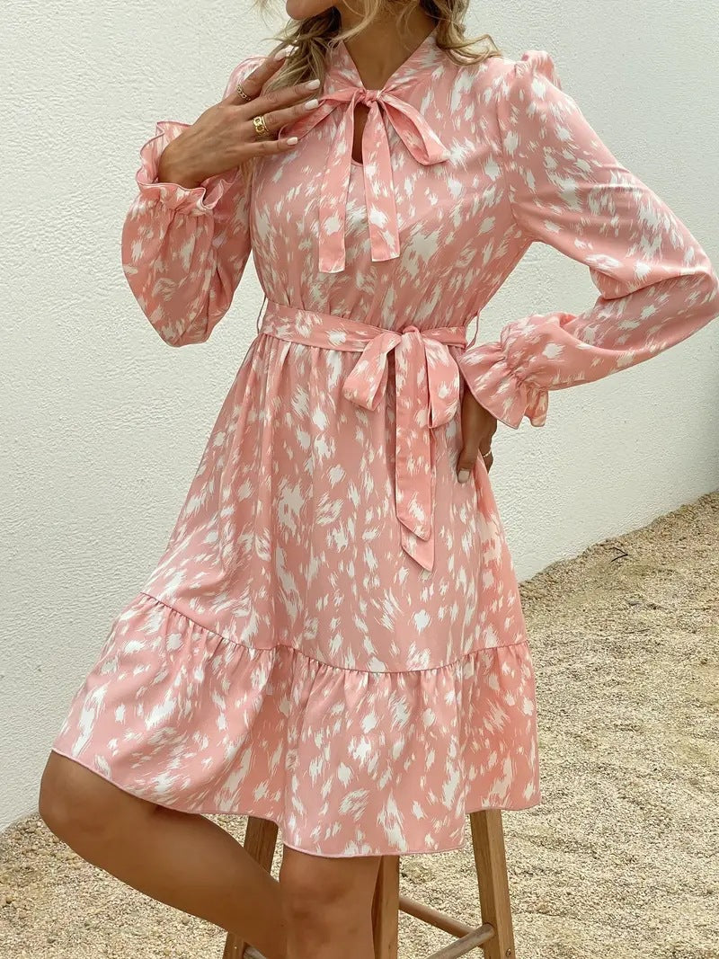 Levoire | Robe d'été avec dentelle et manches cloche Rose