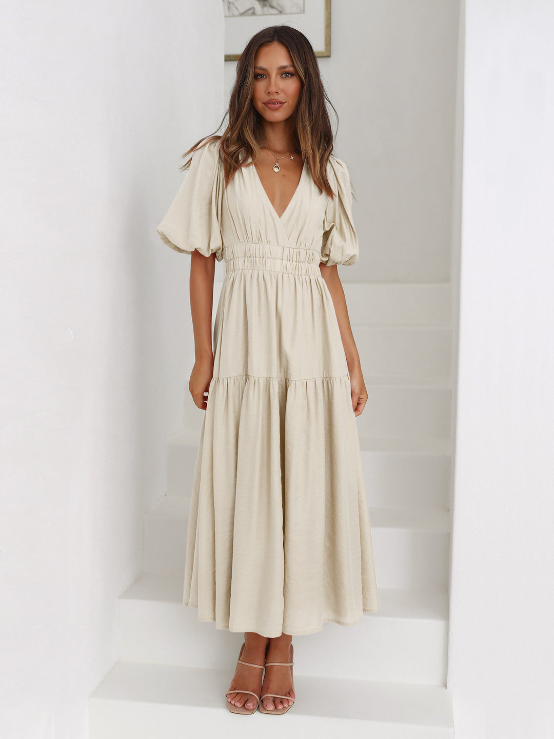 Robe maxi pour femmes avec décolleté en V profond et manches bouffantes volumineuses Levoire
