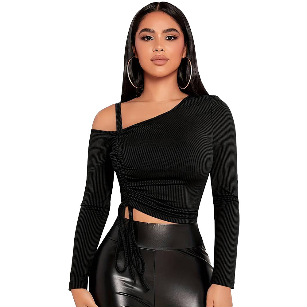 Crop top féminin stylé avec coupe asymétrique et détails de volants raffinés Levoire