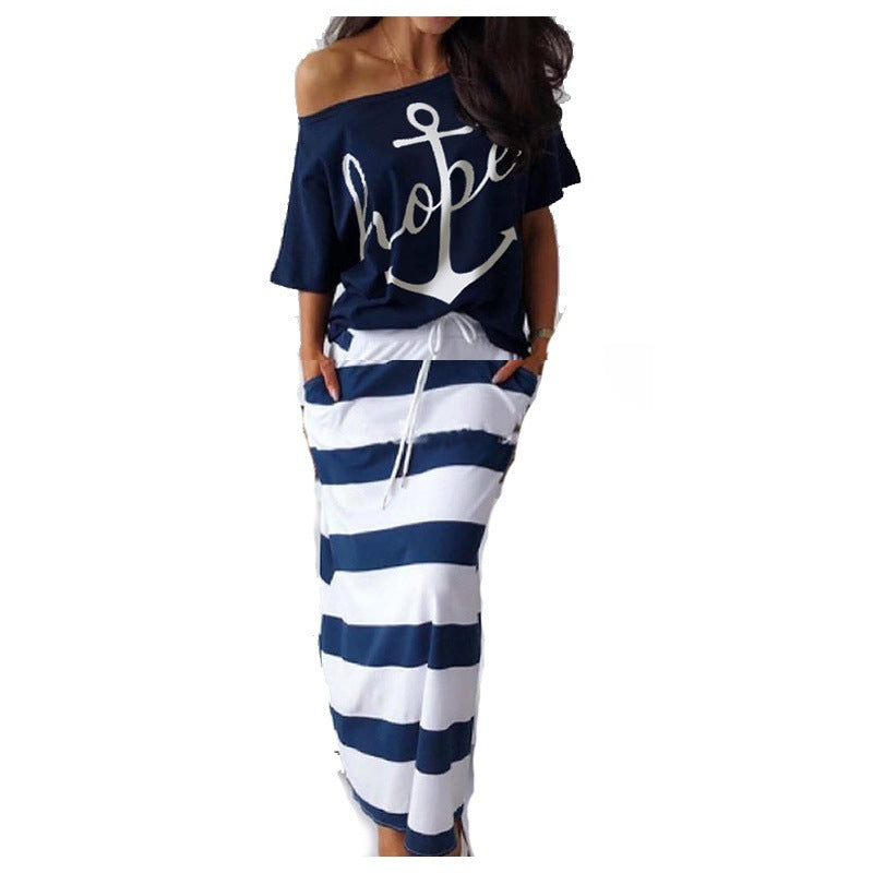 Tenue de plage élégante pour femmes avec top à épaules dénudées et jupe à longueur de hanches Levoire